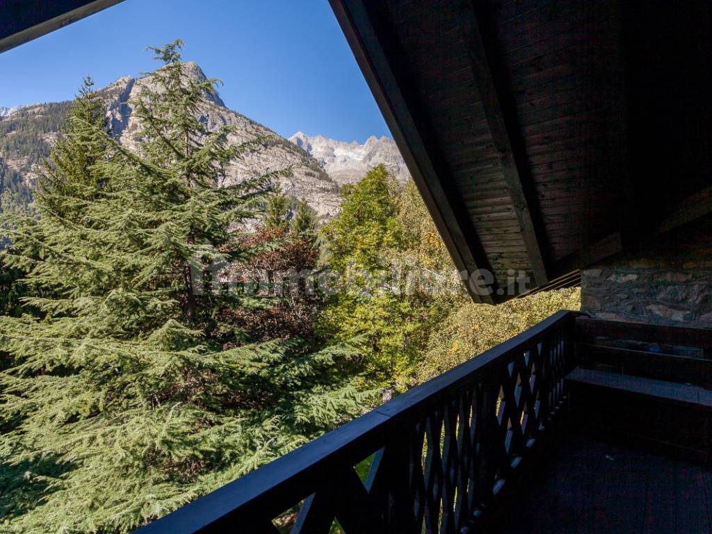 Mansarda con vista Pussey - Courmayeur