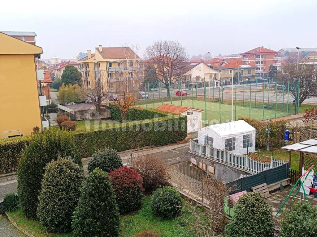 vista campo sportivo-parcheggio