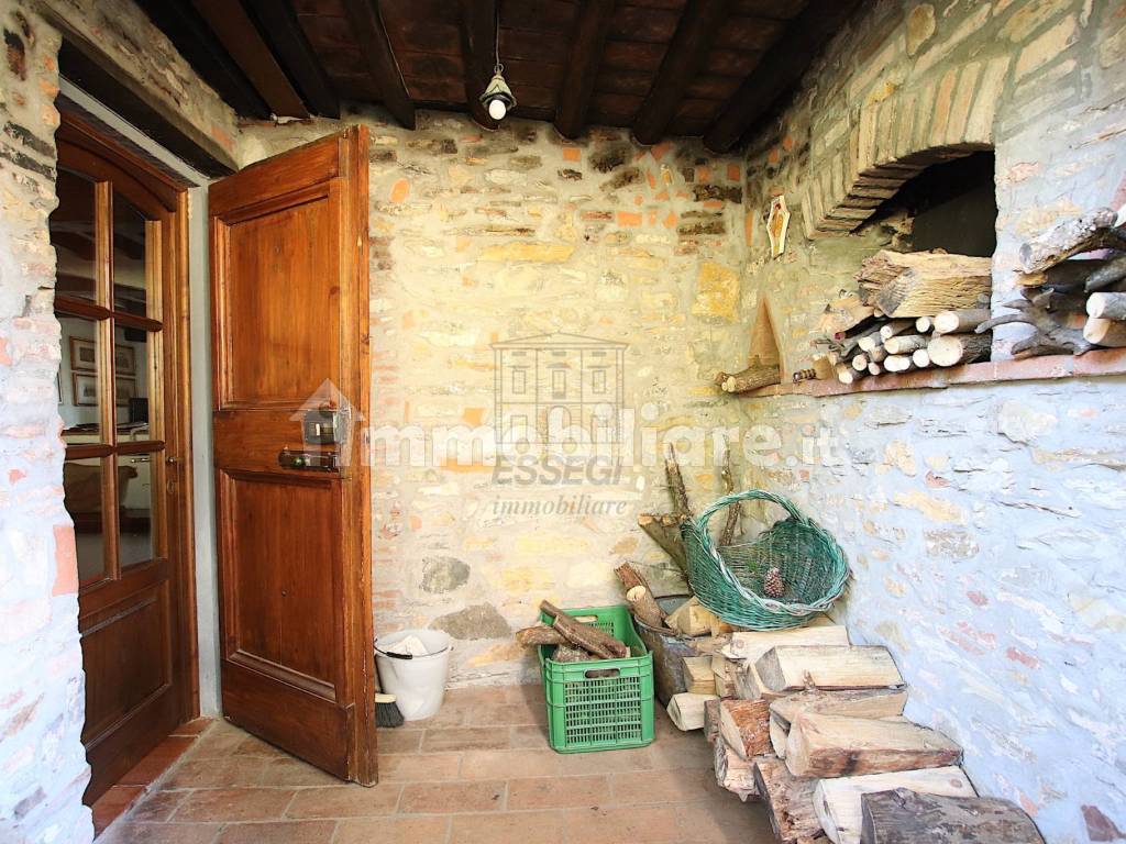 vendesi casa colonica ristrutturata con piscinaIMG