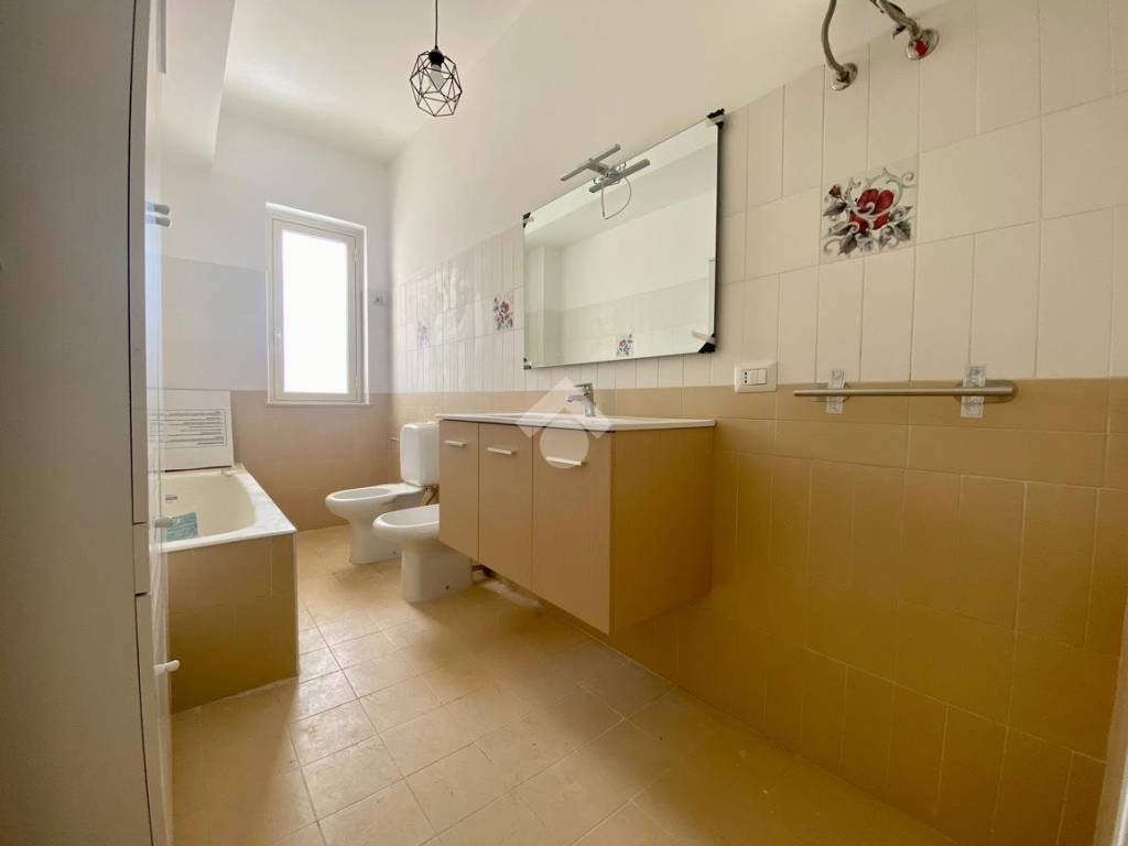 7 - Bagno con vasca