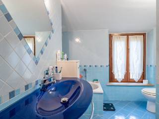 Bagno finestrato con Vasca_V1