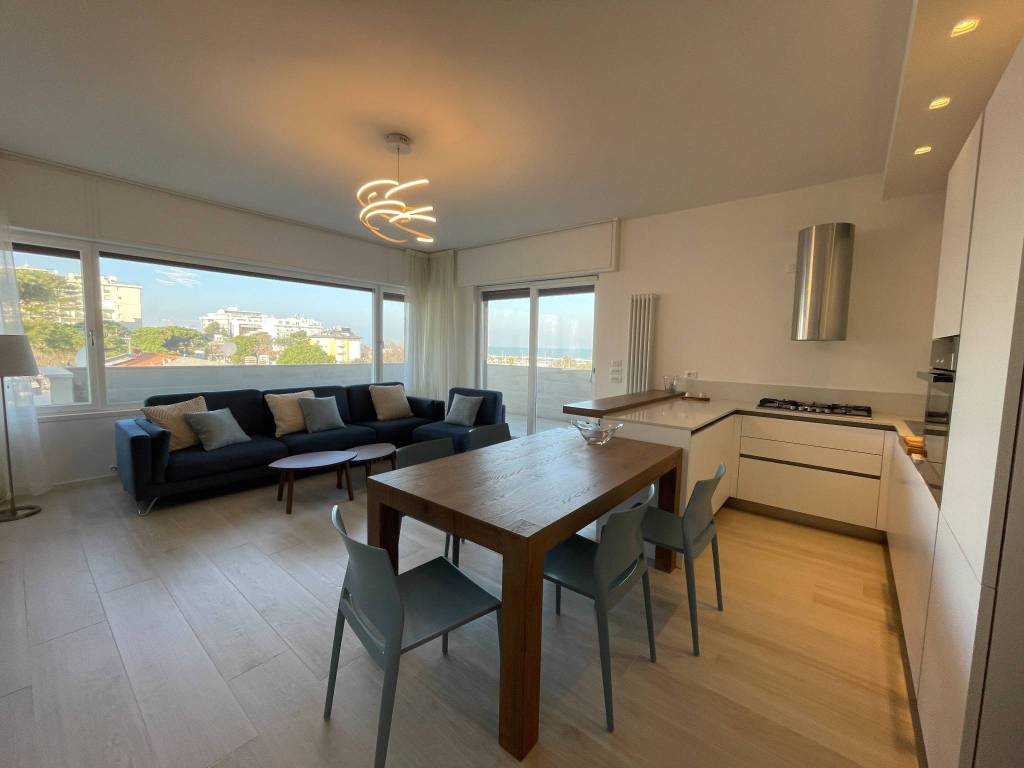 Appartamento viale giardini, centro, riccione