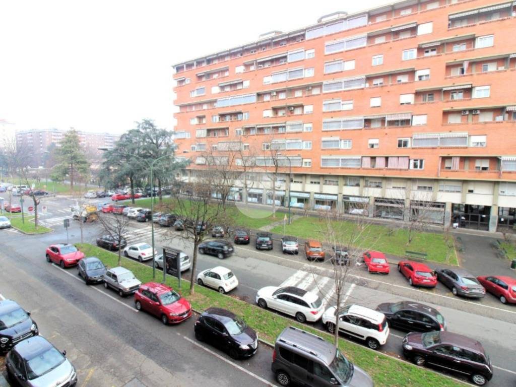 Vendita Appartamento Torino. Trilocale in corso Benedetto Croce 30. Buono  stato, terzo piano, con balcone, riscaldamento centralizzato, rif. 108716727