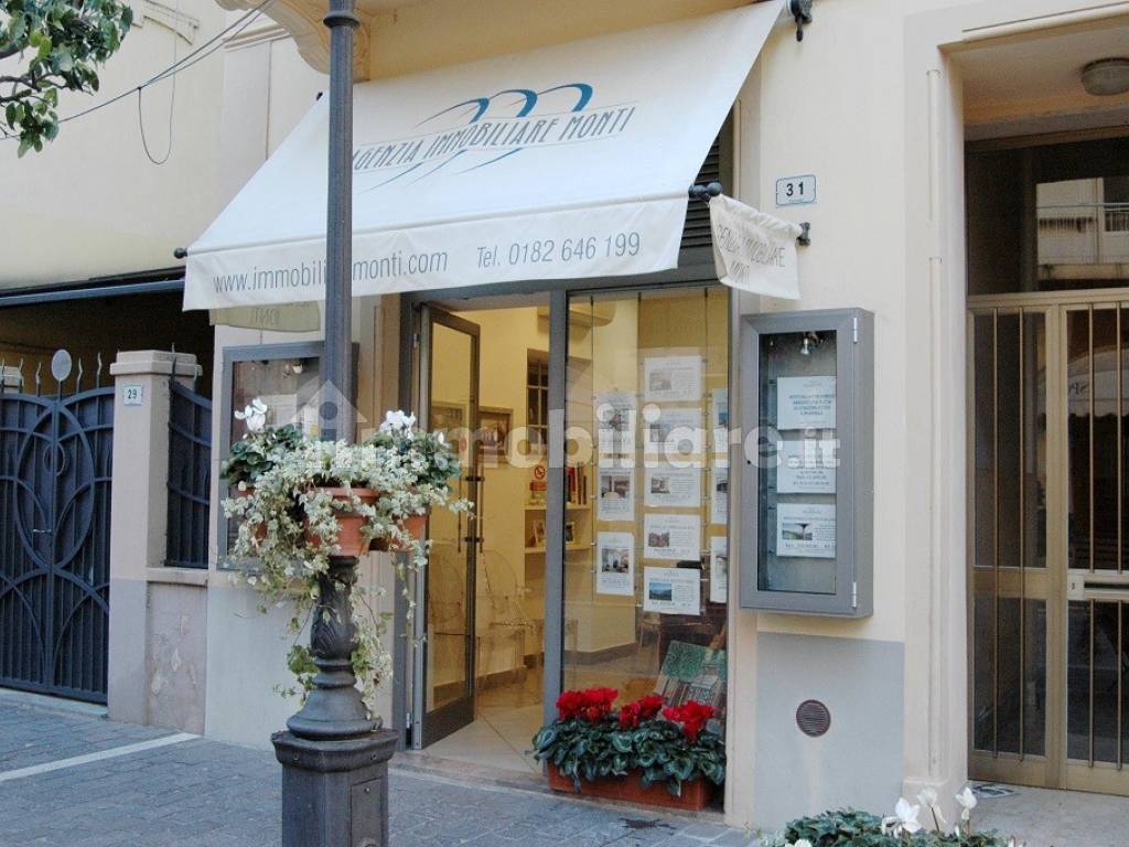 AGENZIA IMMOBILIARE MONTI