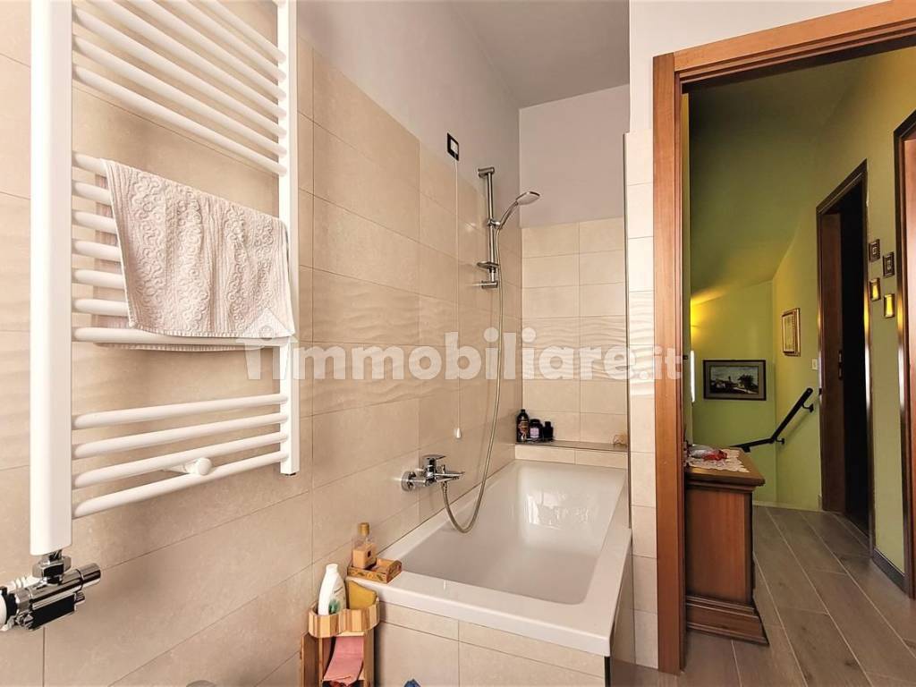 Bagno piano primo