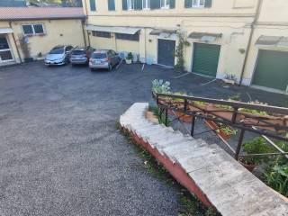 Negozi in vendita in zona Colli Albani, Roma - Immobiliare.it
