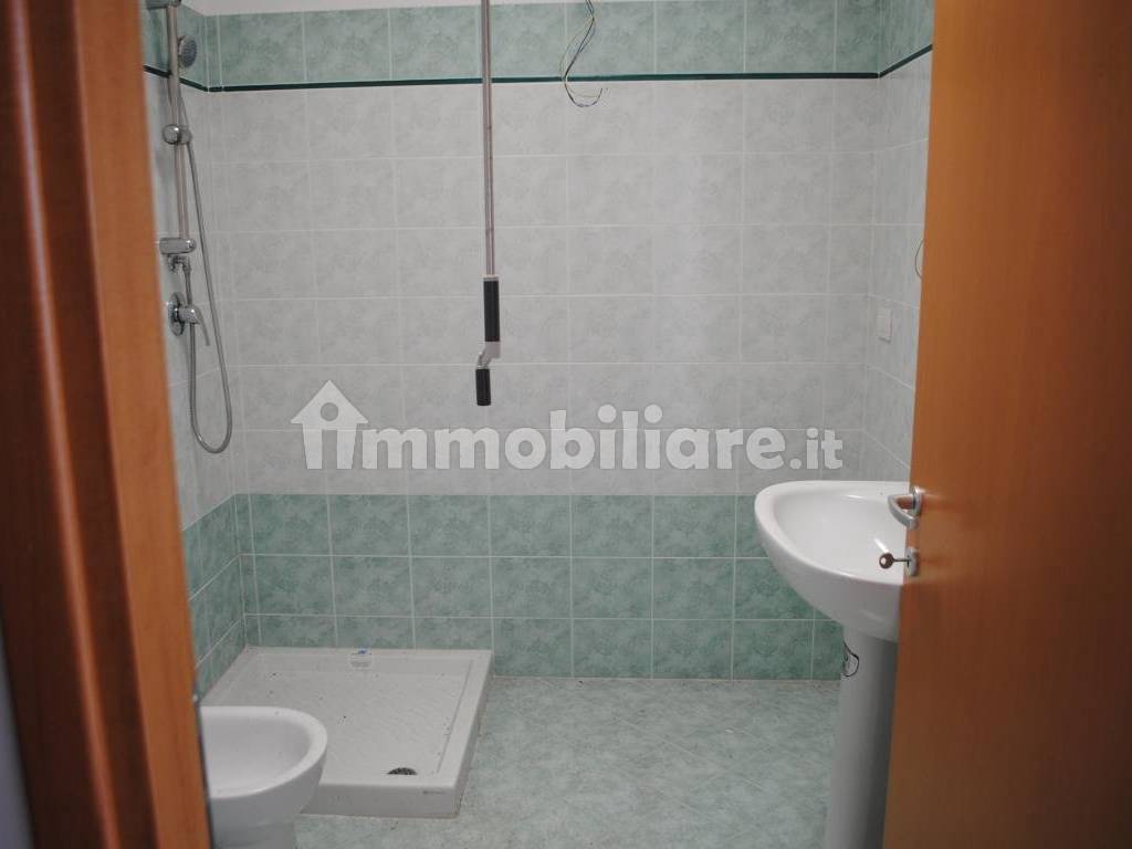 BAGNO CON DOCCIA