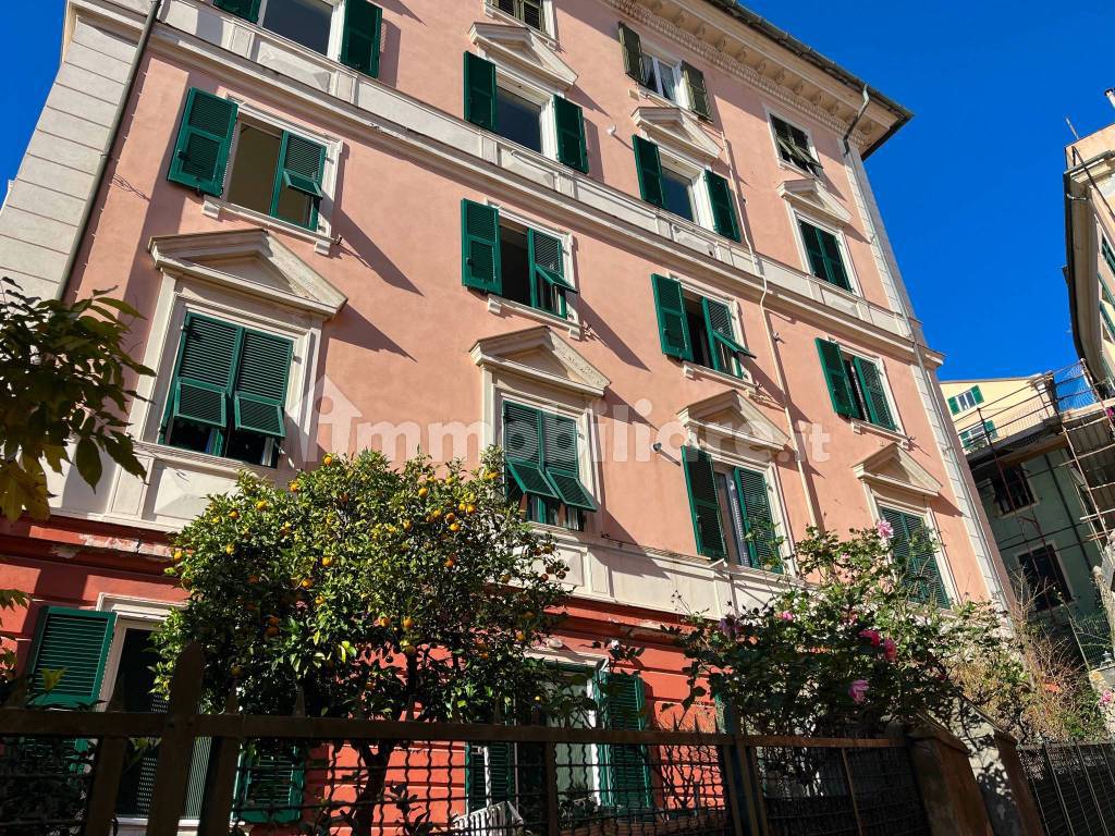 Vendita Appartamento in salita Multedo 12. Genova. Ottimo stato, secondo  piano, con balcone, riscaldamento autonomo, rif. 108741387