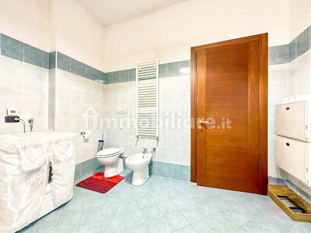 appartamento vendita oleggio bagno3