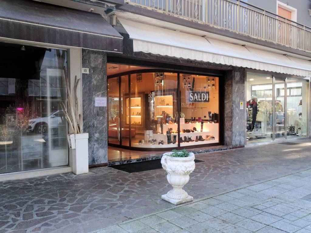 Locale commerciale viale antonio gramsci, milano marittima, cervia