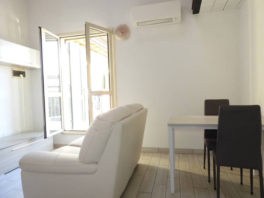 Rent Apartment Brescia. 2room flat in via Milano. Excellent condition
