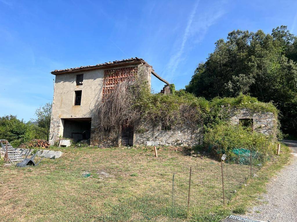 Casa colonica totalmente da ristrutturare a San Ma