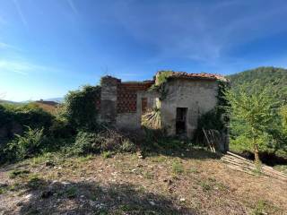 Casa colonica totalmente da ristrutturare a San Ma