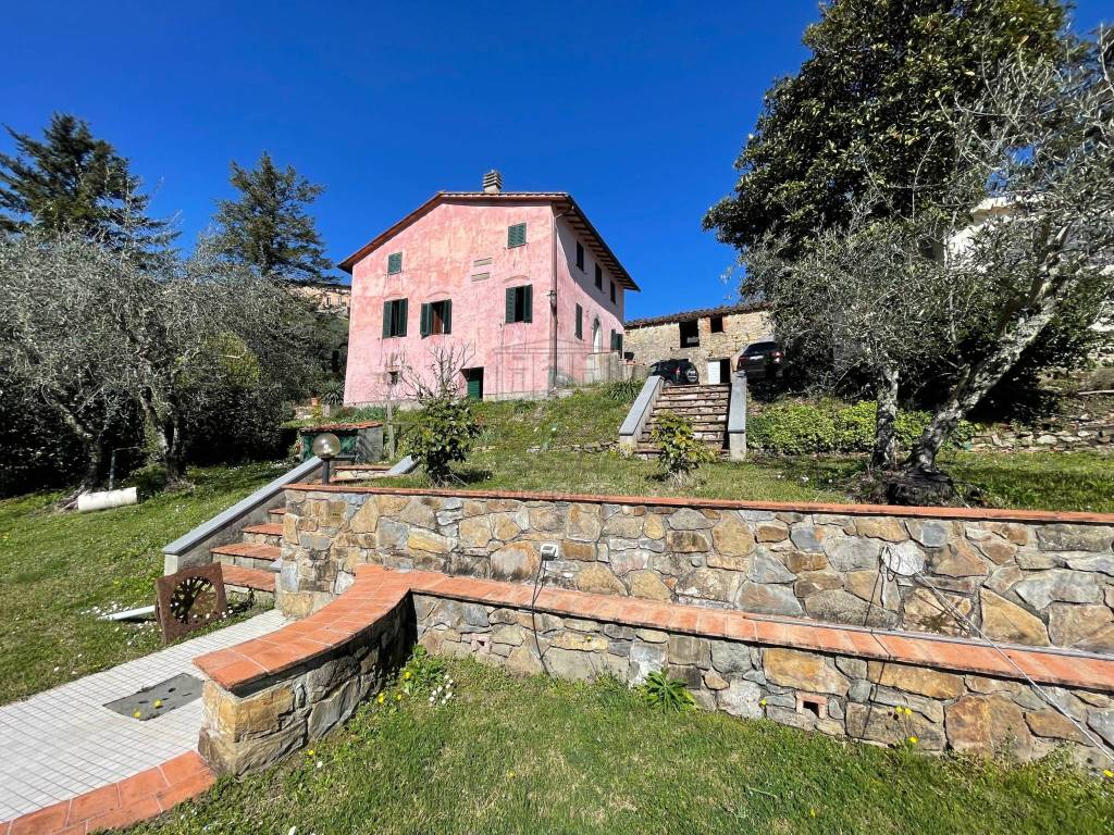 Casa colonica in zona collinare con piscina (58).j