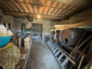 Casa colonica in zona collinare con piscina (12).j