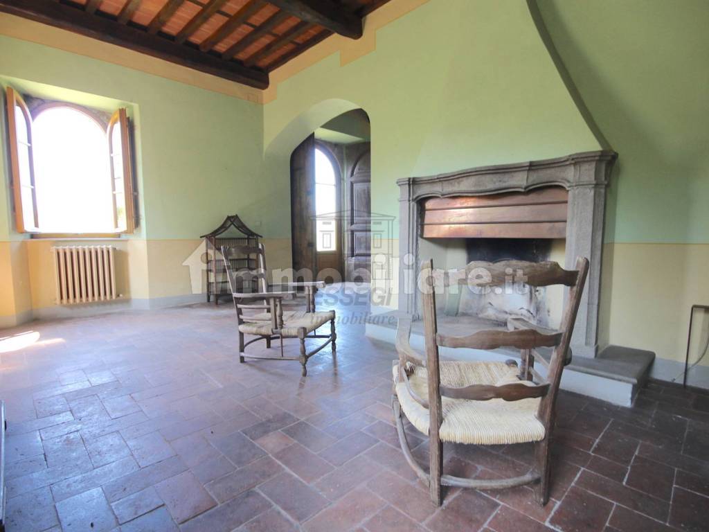 vendesi villa antica con terrazza Lucca