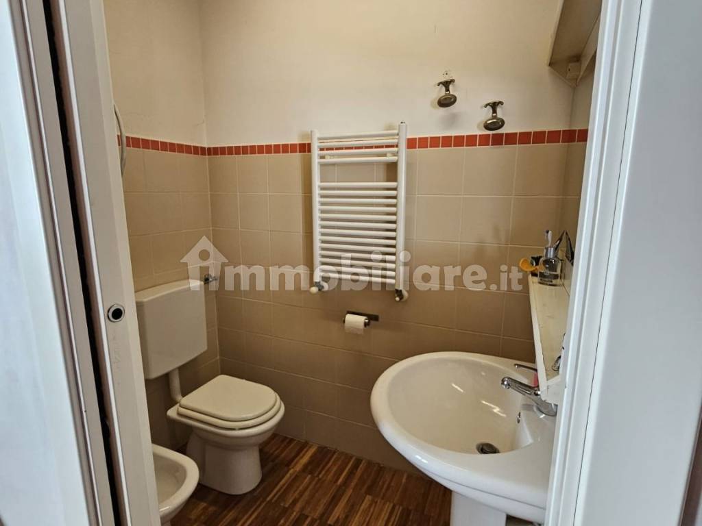 Bagno privato camera ragazzi 2