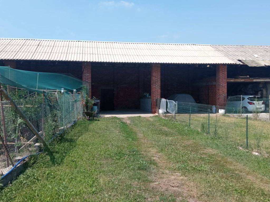 Posto auto - moto via trecate 51, olengo, novara