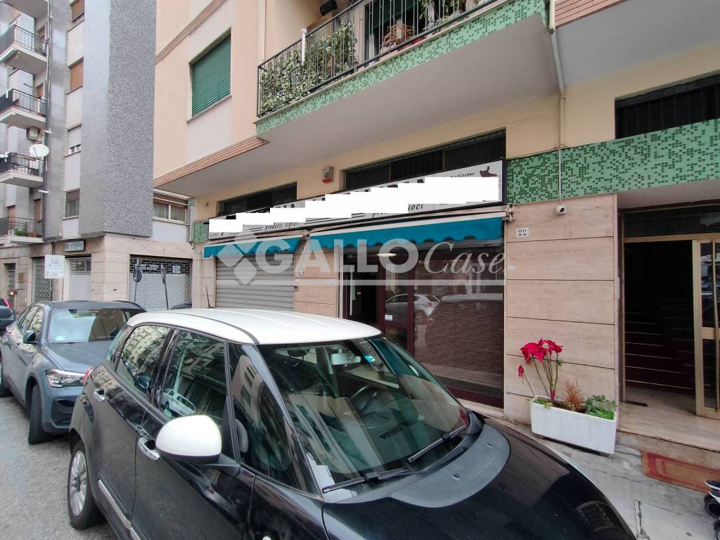 Locale commerciale via Santoro angolo via Francesco Mele (traversa via