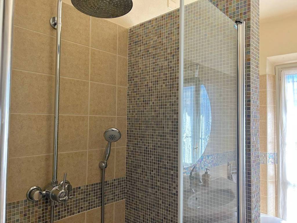 P1 - Bagno nuovo con doccia