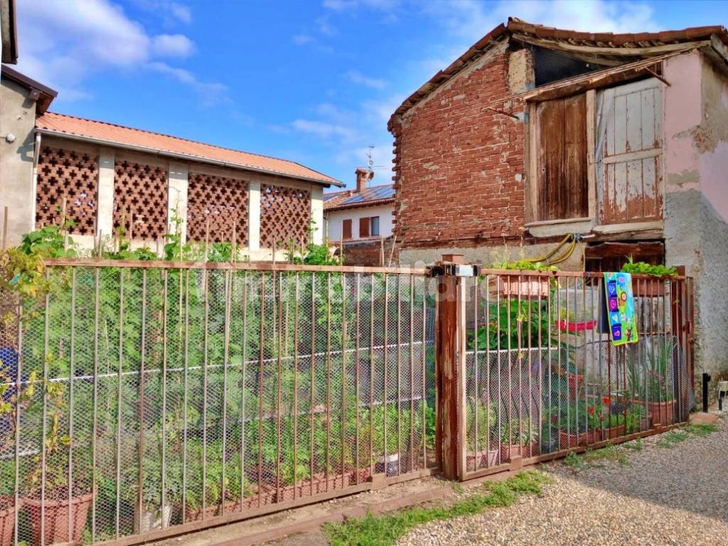 Cortile e rustico