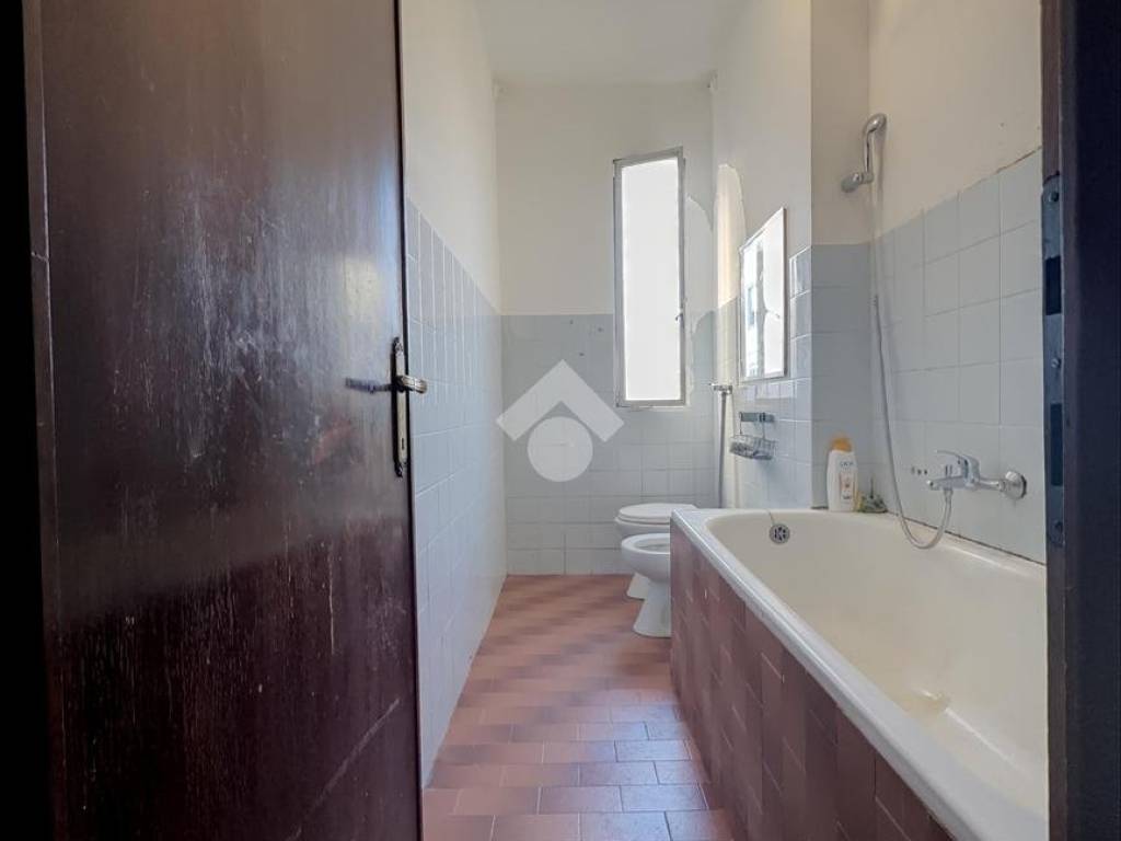 bagno_e2b5bf