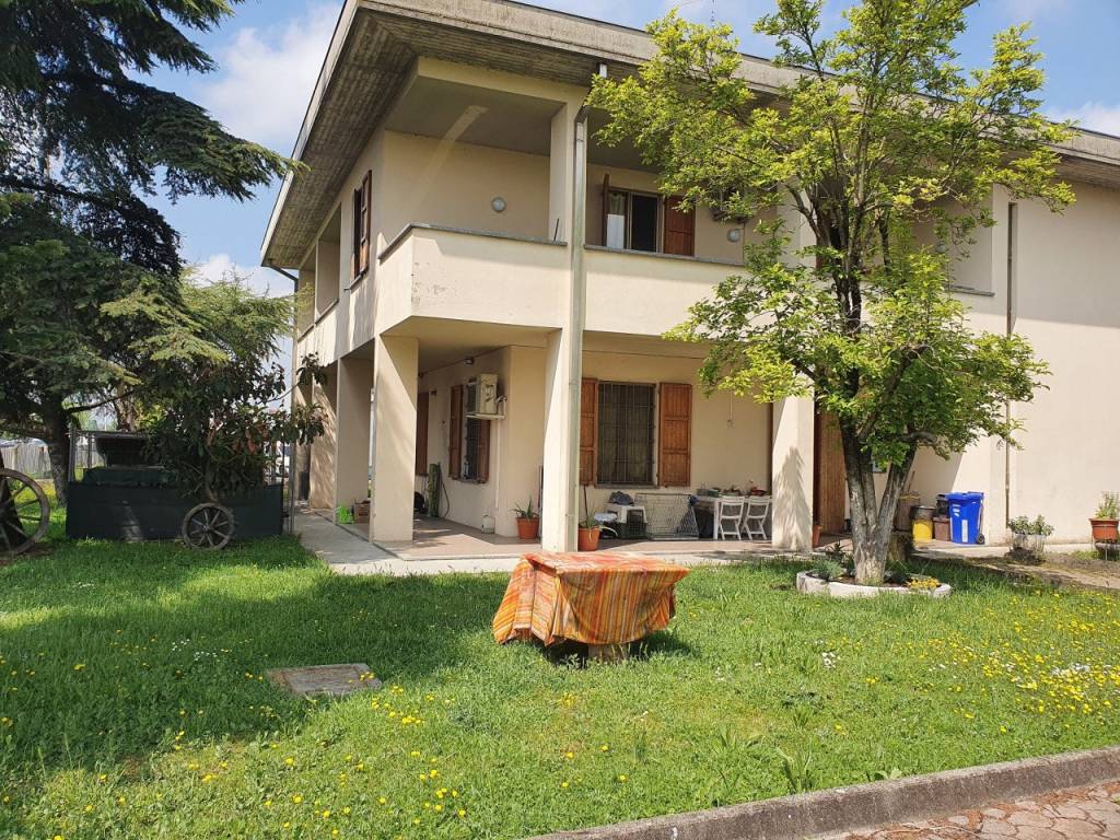 Capannone strada romitaggio  2, romitaggio, fontevivo