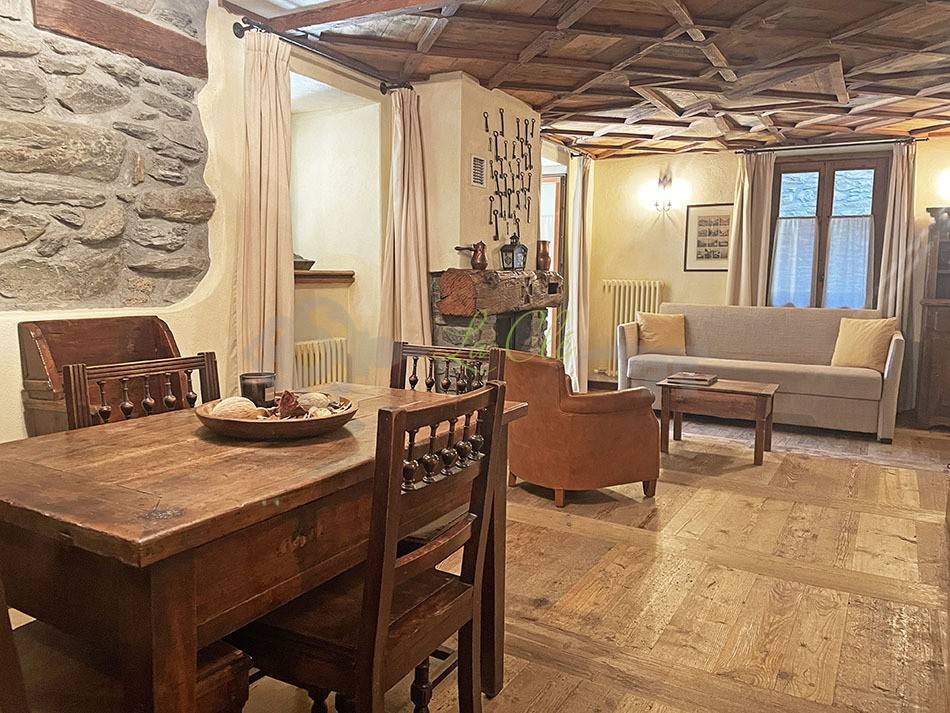 AFFITTO COURMAYEUR - SOGGIORNO E ZONA PRANZO