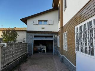 cortile e secondo garage