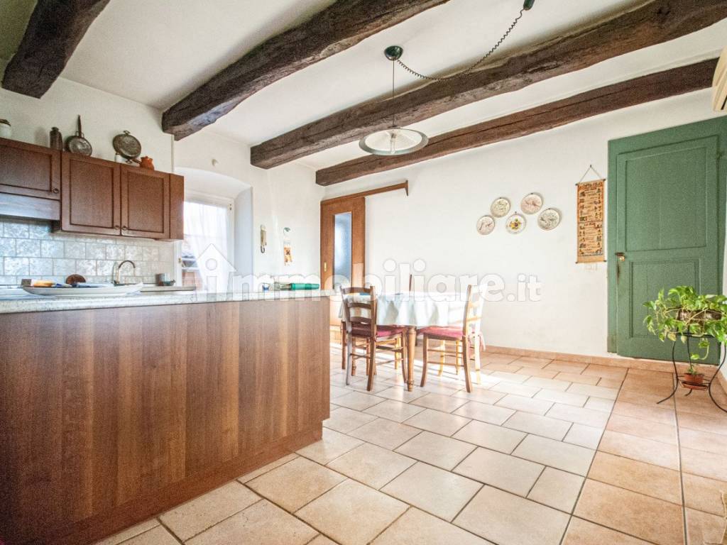 013__casa-indipendente-vendita-grignasco-immobiliare-botto-cucina.jpg