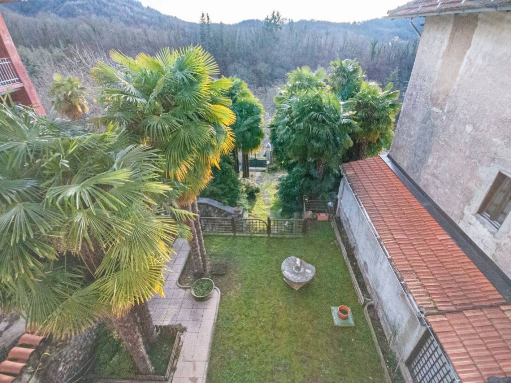 022__casa-indipendente-vendita-grignasco-immobiliare-botto-giardino3.jpg