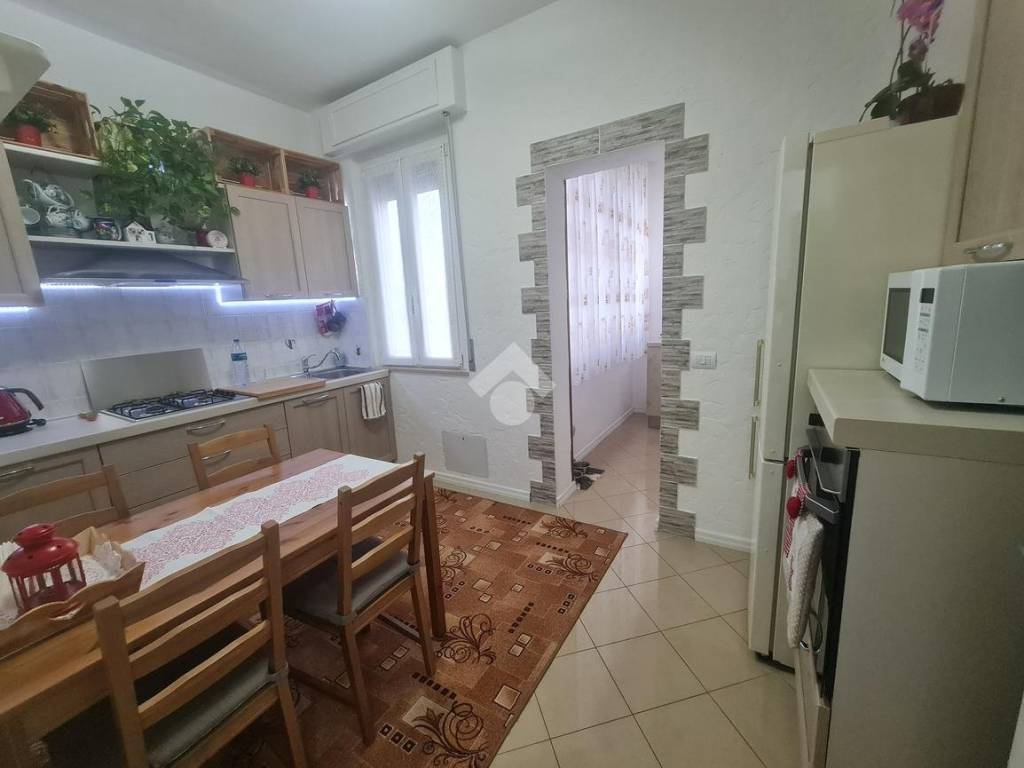 Sale Apartment Parma. 3room flat in via Marco Emilio Lepido 2000. Good