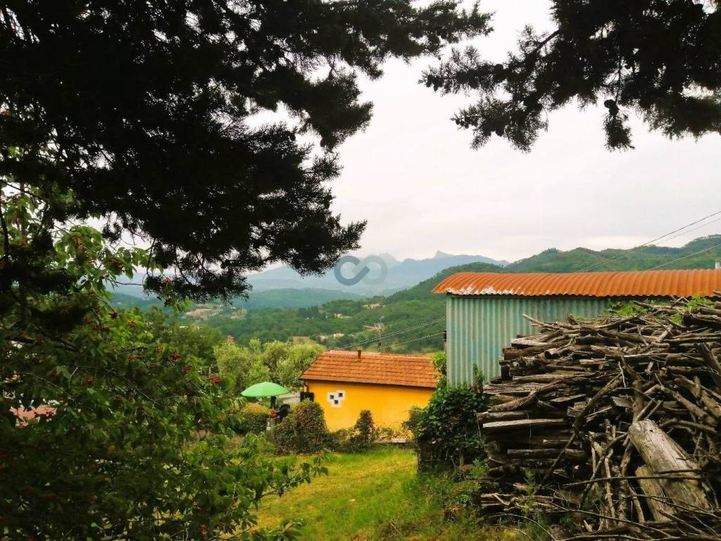 RUSTICO CON TERRENO 1