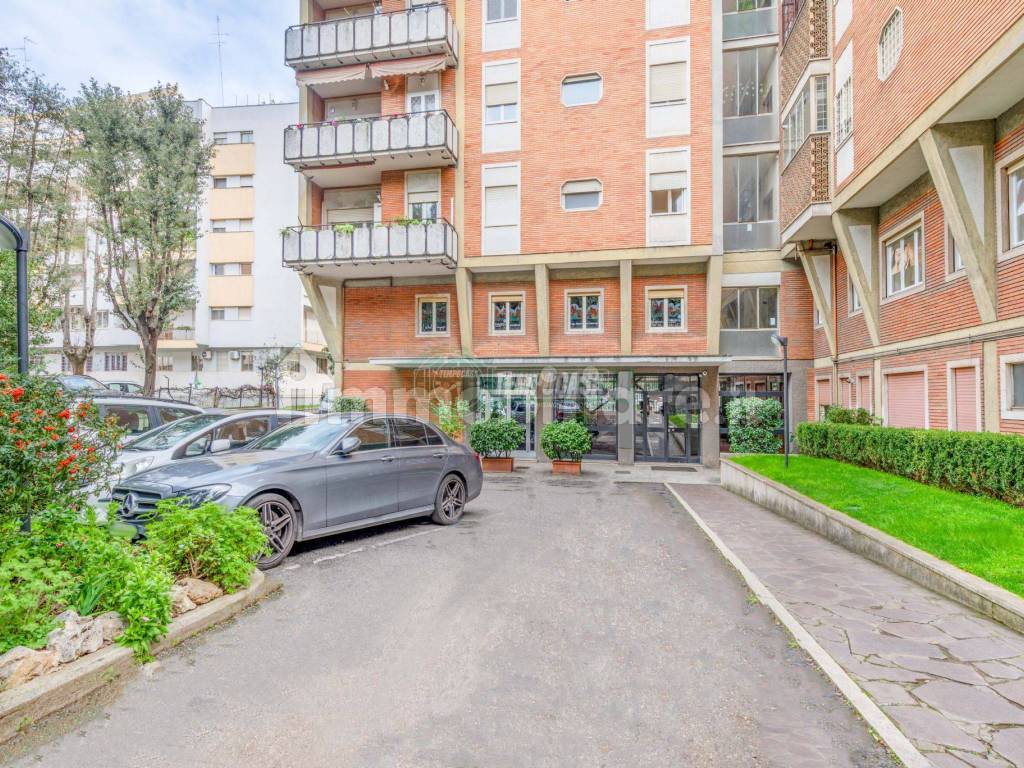 2 - Parcheggio condominiale