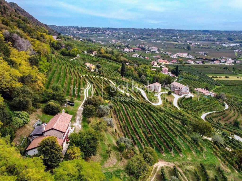 Visuale aerea della zona circostante