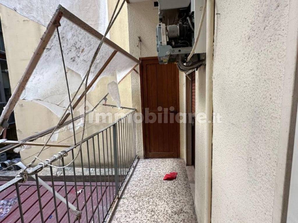 balcone interno con sgabuzzino