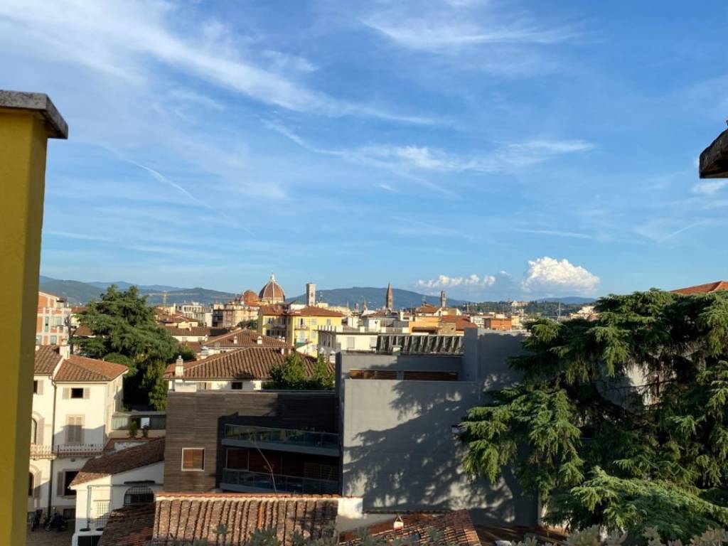 Firenze vendesi attico in via delle Porte Nuove