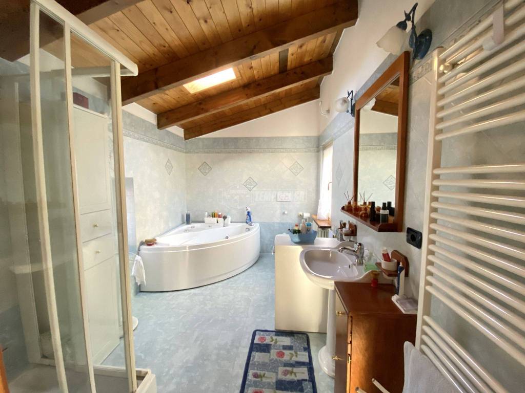 BAGNO PRIMO PIANO 