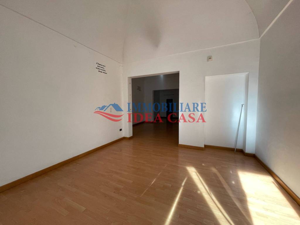 Locale commerciale via Quinto Ennio 82, Francavilla Fontana, Rif