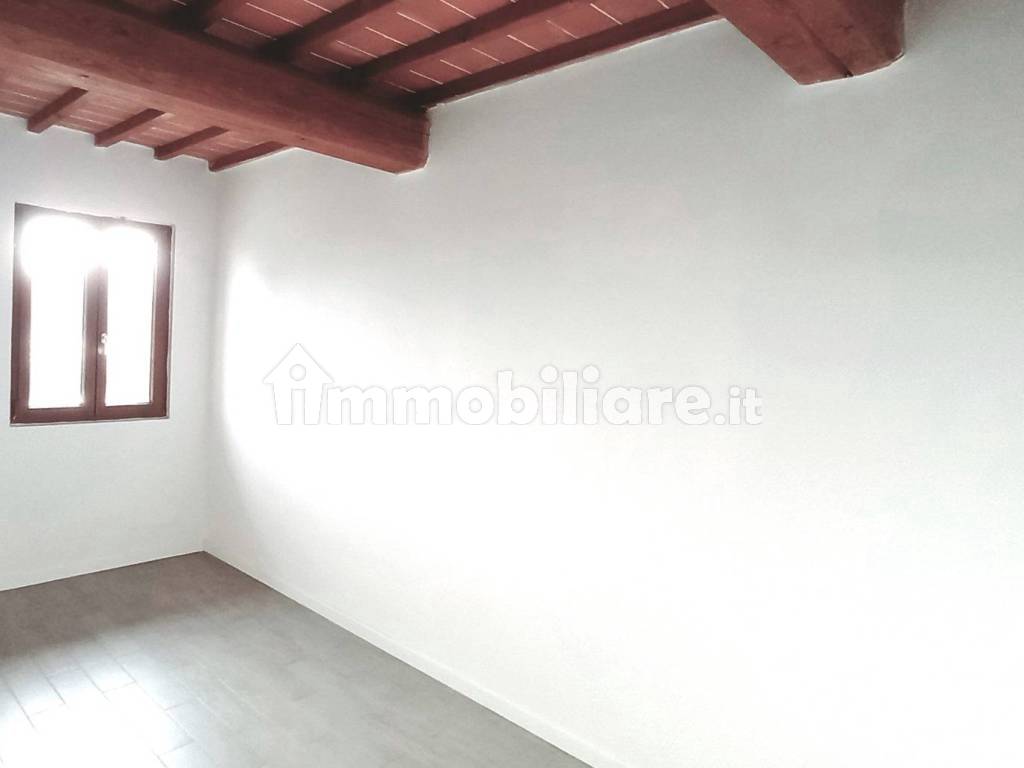 Stanza non arredata