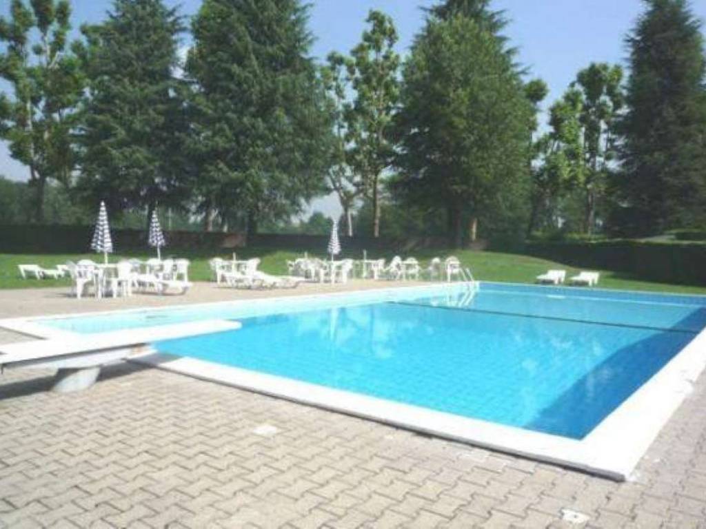 aresine 1 piscina