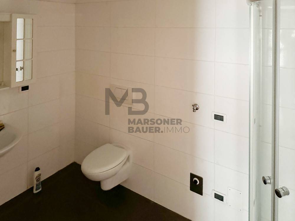 Bad mit Dusche - bagno con doccia