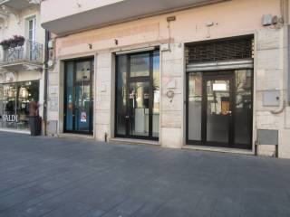Affitto locale commerciale in centro Civitanova Ma