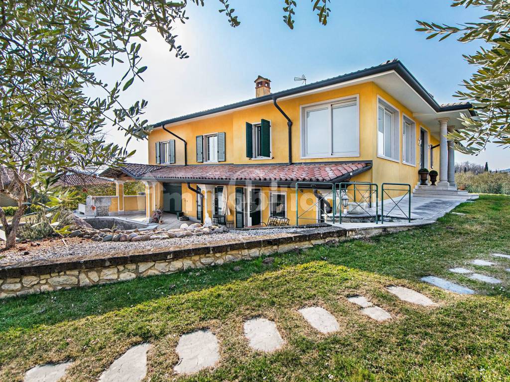 veduta esterna villa_3