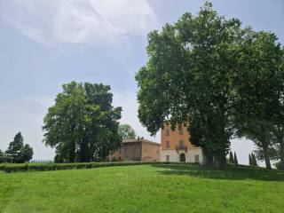 PARCO E VILLA ESTERNA