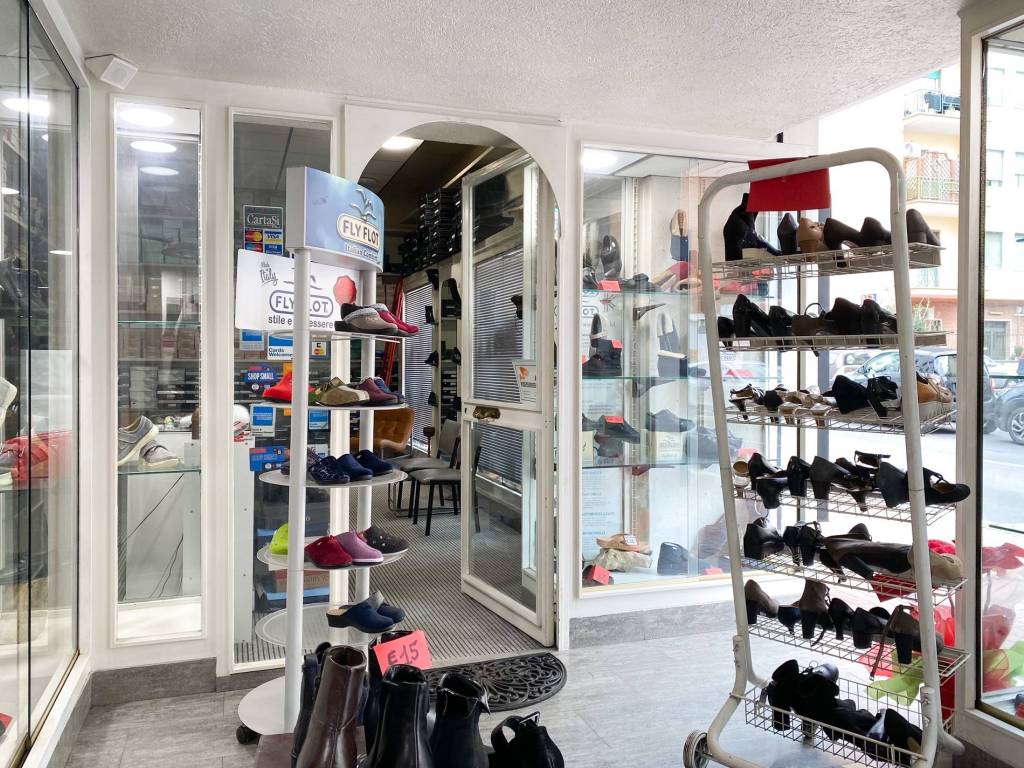 Locale commerciale via Pietro Maffi 29, Roma, Rif. 108961807 Immobiliare.it