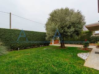 Villa bifamiliare a Casalserugo - giardino