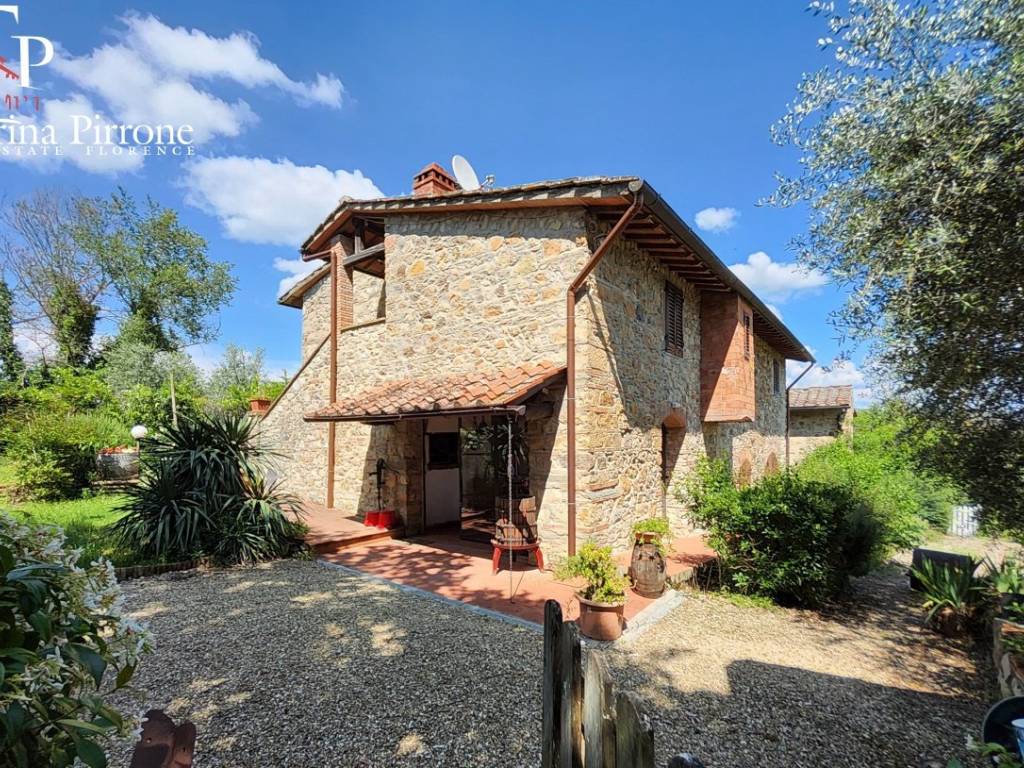 STRADA IN CHIANTI VENDESI COLONICA CON TERRENI