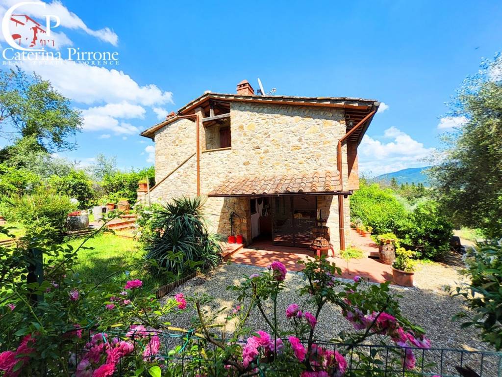 STRADA IN CHIANTI VENDESI COLONICA CON TERRENI