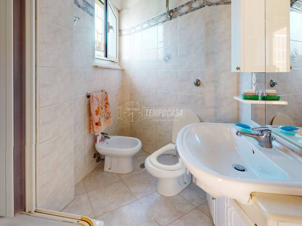 Via-Padre-Benedetto-Spila-106-Bathroom